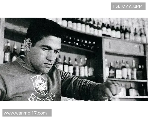 足球明星与普通人之间的互动与影响力探讨 足球明星与普通人之间的互动与影响力探讨