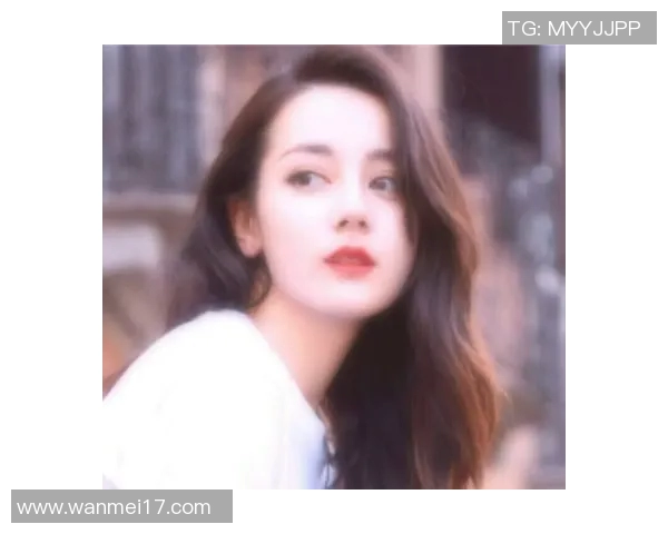 温柔治愈的足球明星头像女展现独特魅力与温暖力量