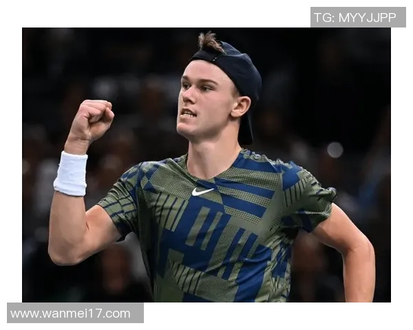 足球明星在决赛中逆转胜利一战成名震撼全场引发全球热议