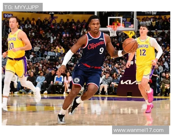 湖人对快船精彩对决回顾日常录像分析与精彩瞬间分享